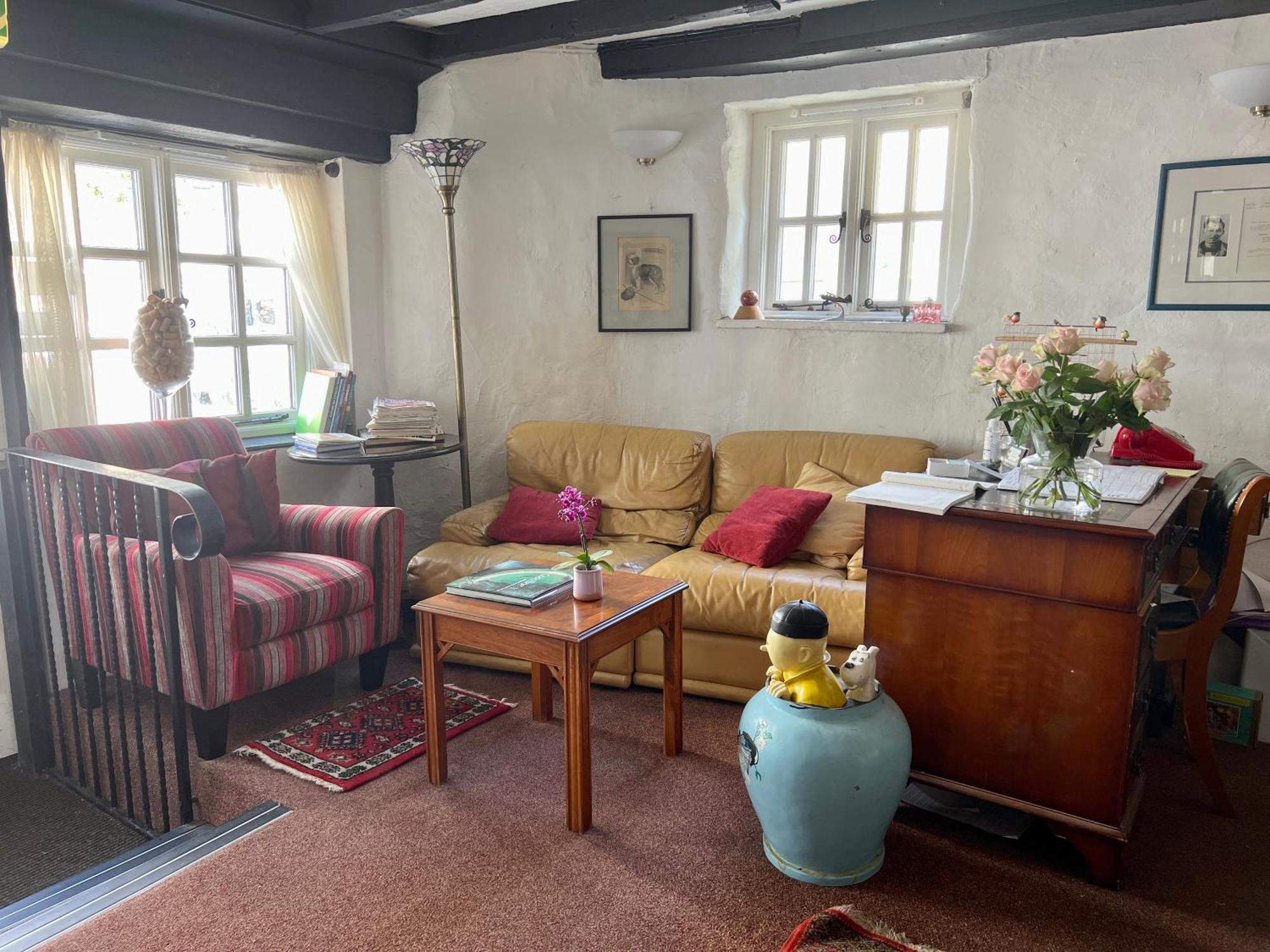 The Cottage Bed & Breakfast 波尔佩罗 外观 照片